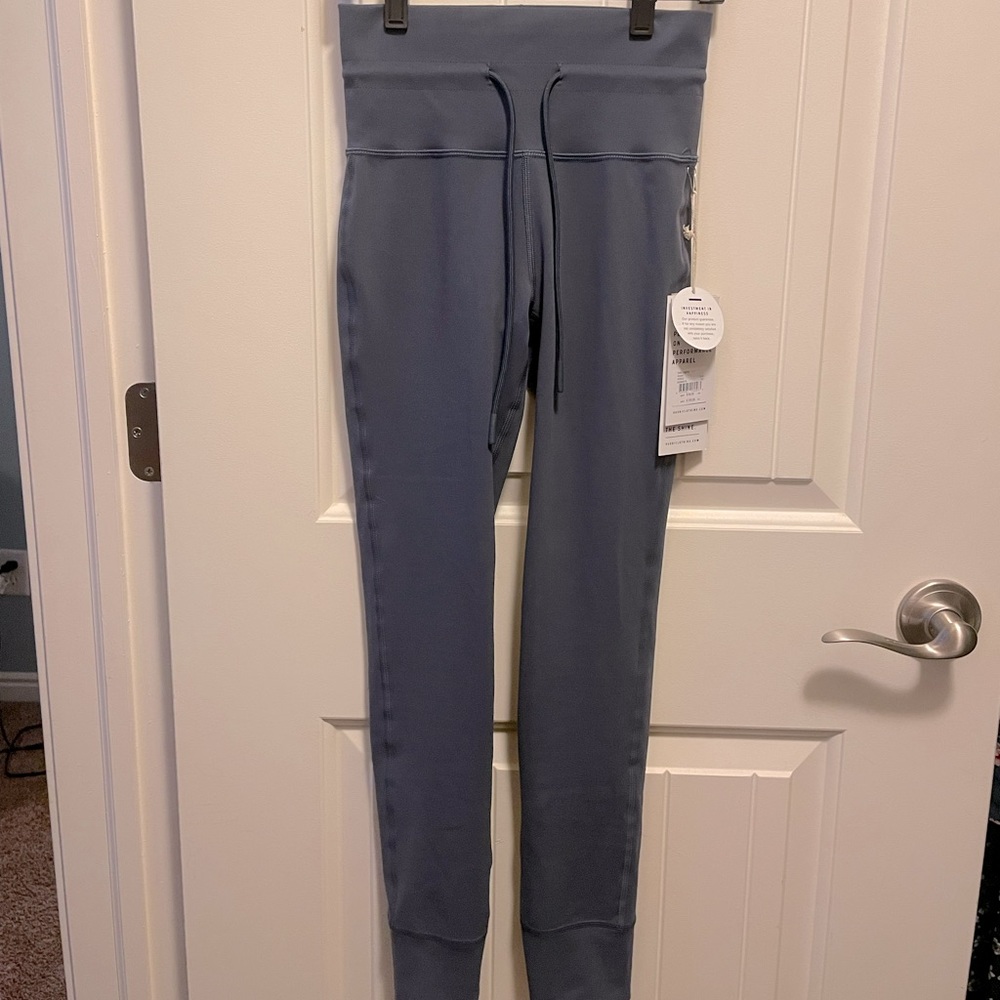 NWT Vuori XS Daily Leggings in Ocean/Grey